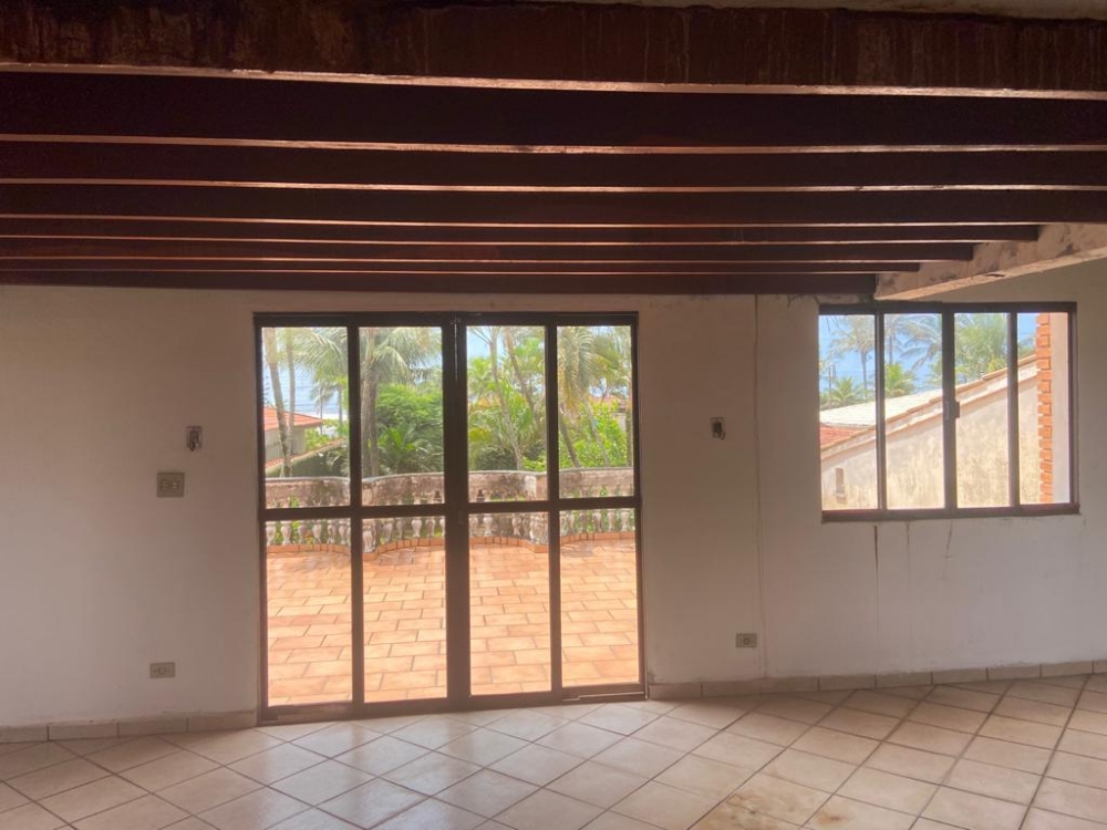 Vendo casa com 02 terrenos e p